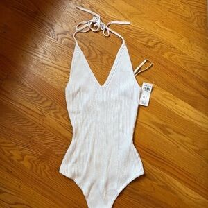 Abercrombie and Fitch white NWT ribbed halter tank size M
